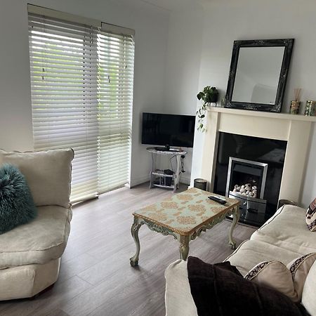 Cosy 2 Double Bed Apartment Swords Exterior photo