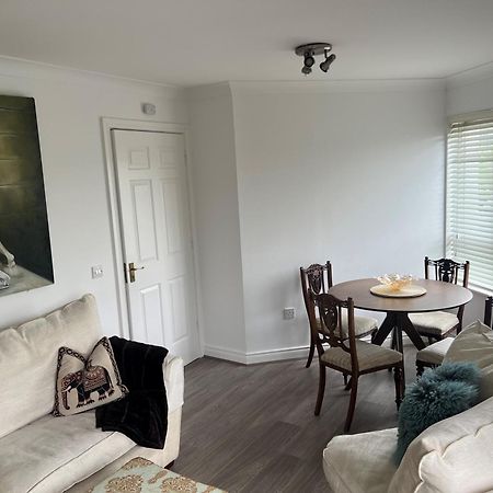 Cosy 2 Double Bed Apartment Swords Exterior photo