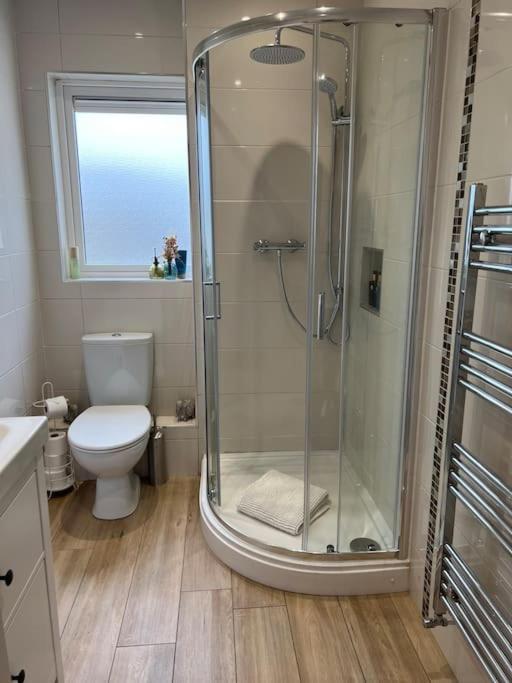 Cosy 2 Double Bed Apartment Swords Exterior photo