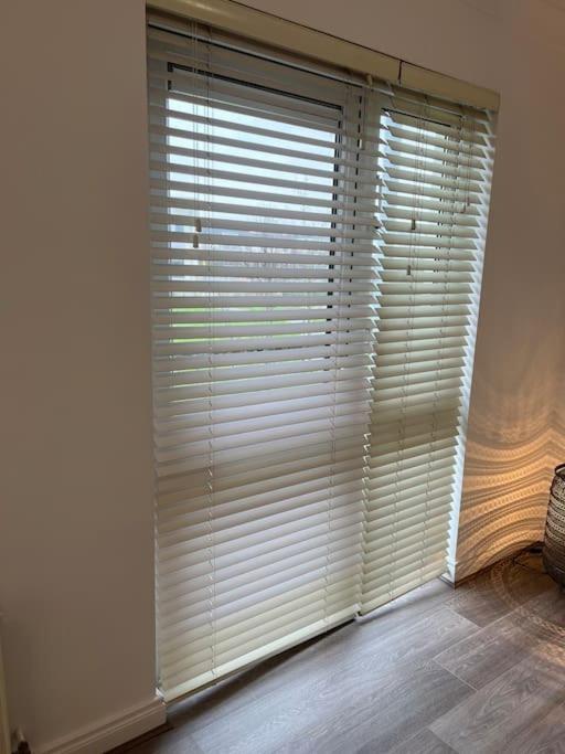 Cosy 2 Double Bed Apartment Swords Exterior photo